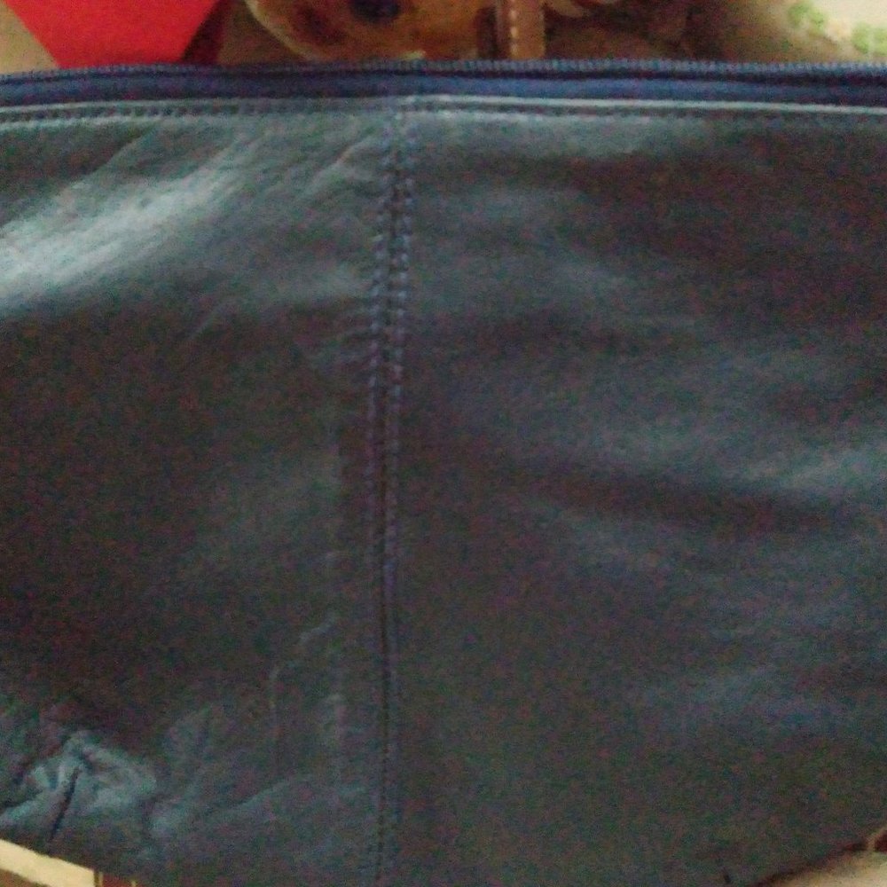 Vintage Toni women's blue leather clutch with top zipper, fashion, retro